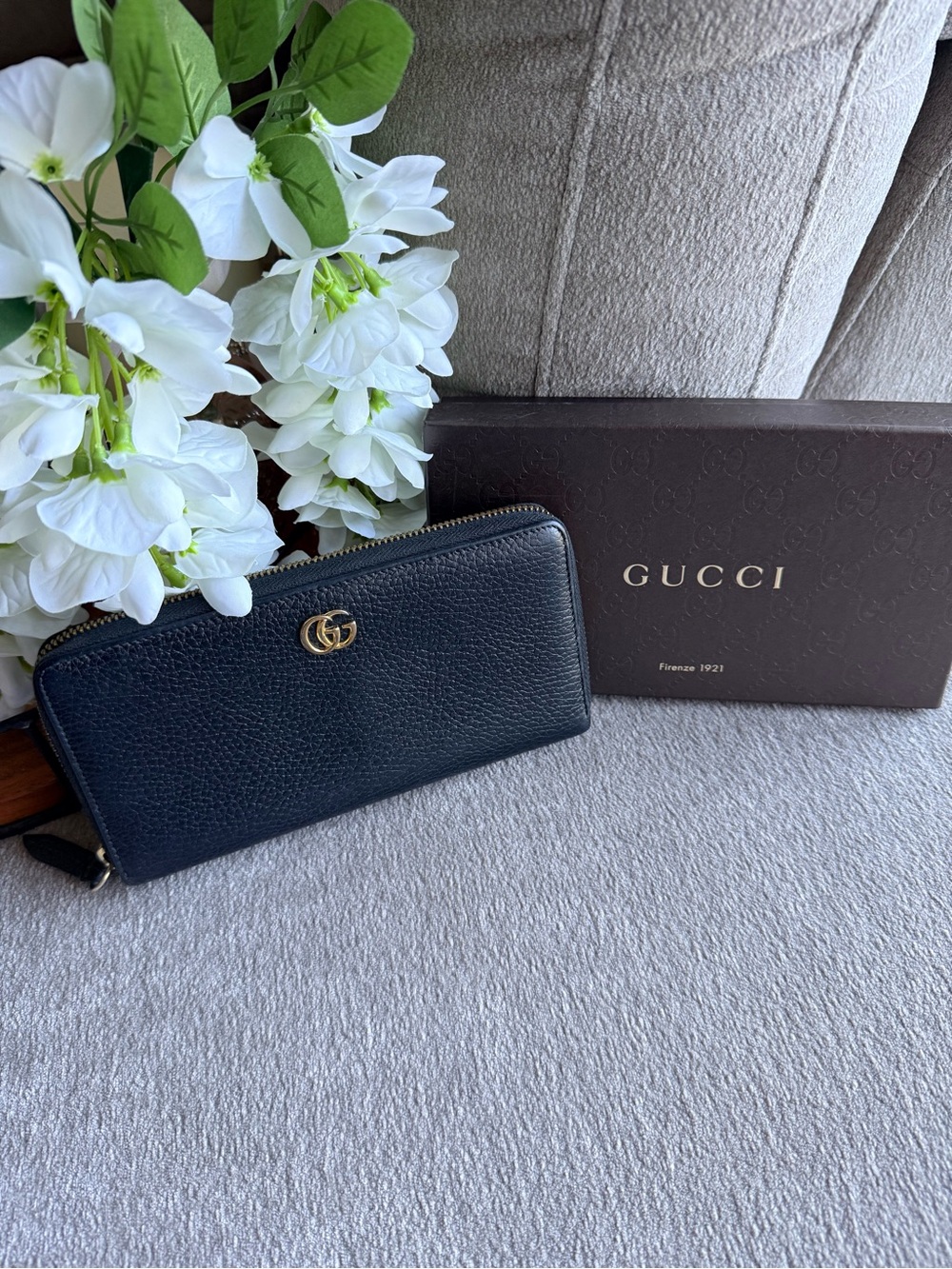 Gucci GG Marmont Black Leather Zip-Around Continental Wallet Authentic